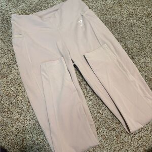 Gymshark Cream Leggings for Versatile Comfort
